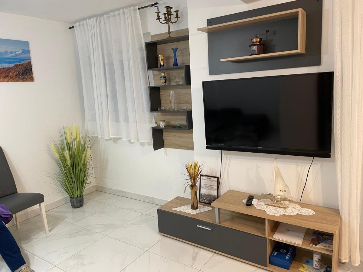Villa Mira ***** Pinezići Εξωτερικό φωτογραφία