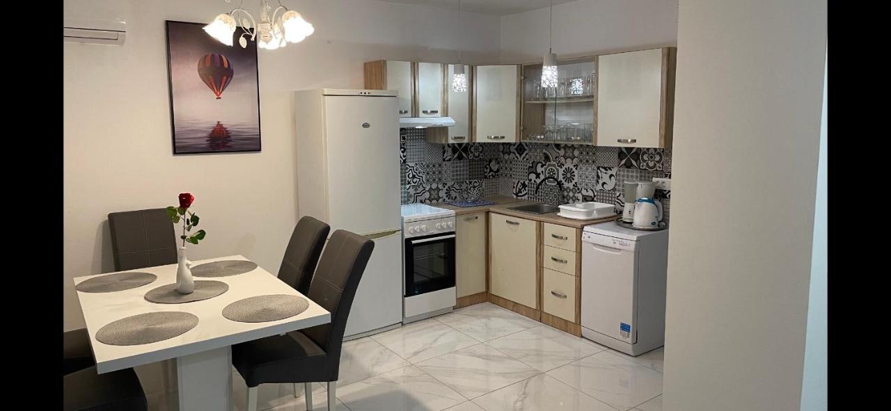Villa Mira ***** Pinezići Εξωτερικό φωτογραφία