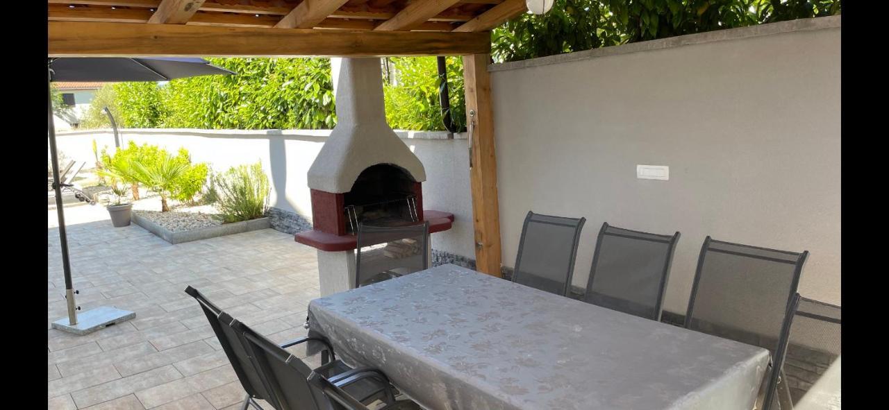 Villa Mira ***** Pinezići Εξωτερικό φωτογραφία