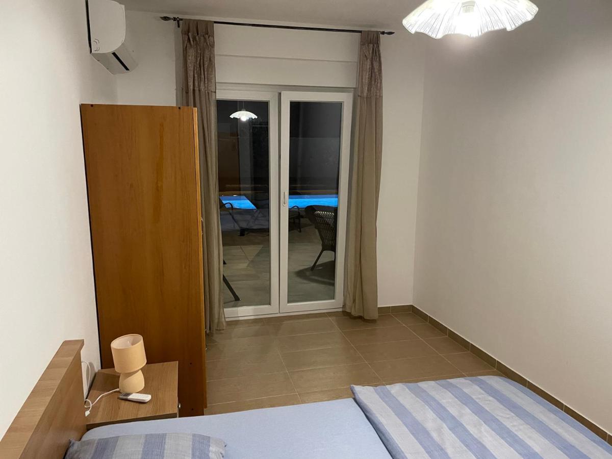 Villa Mira ***** Pinezići Εξωτερικό φωτογραφία